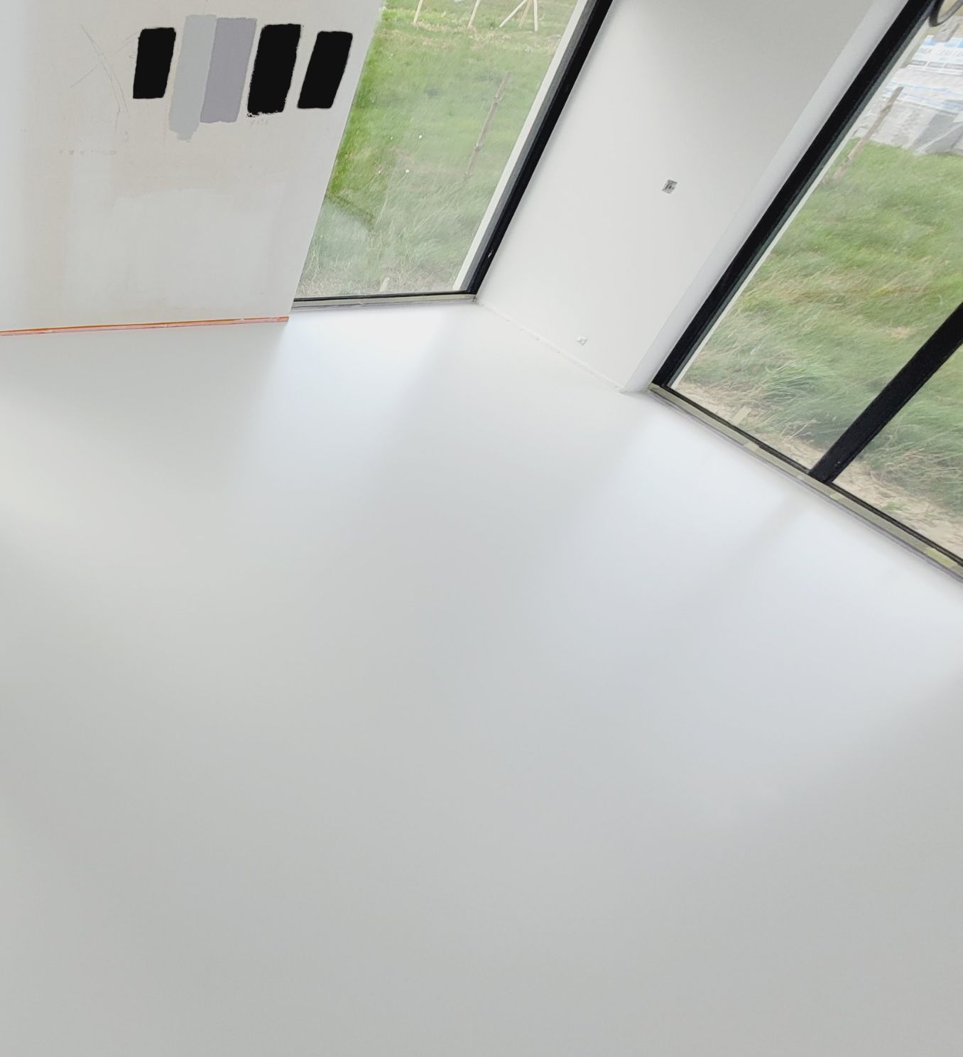 szara posadzka zżywicy